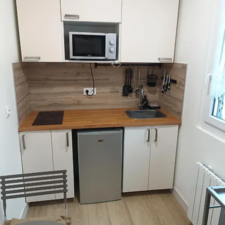 Lumineux Climatise Apartment *
